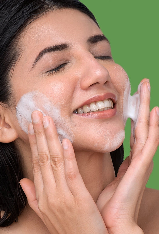 1% Salicylic Acid Clearly Gentle Gel Face Wash For Acne-Prone Skin